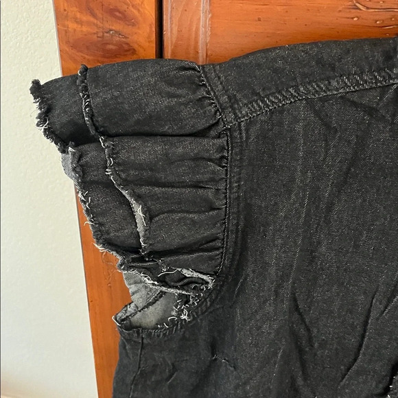 Stylish Black Button Down Women's Shirt - Picture 3 of 9